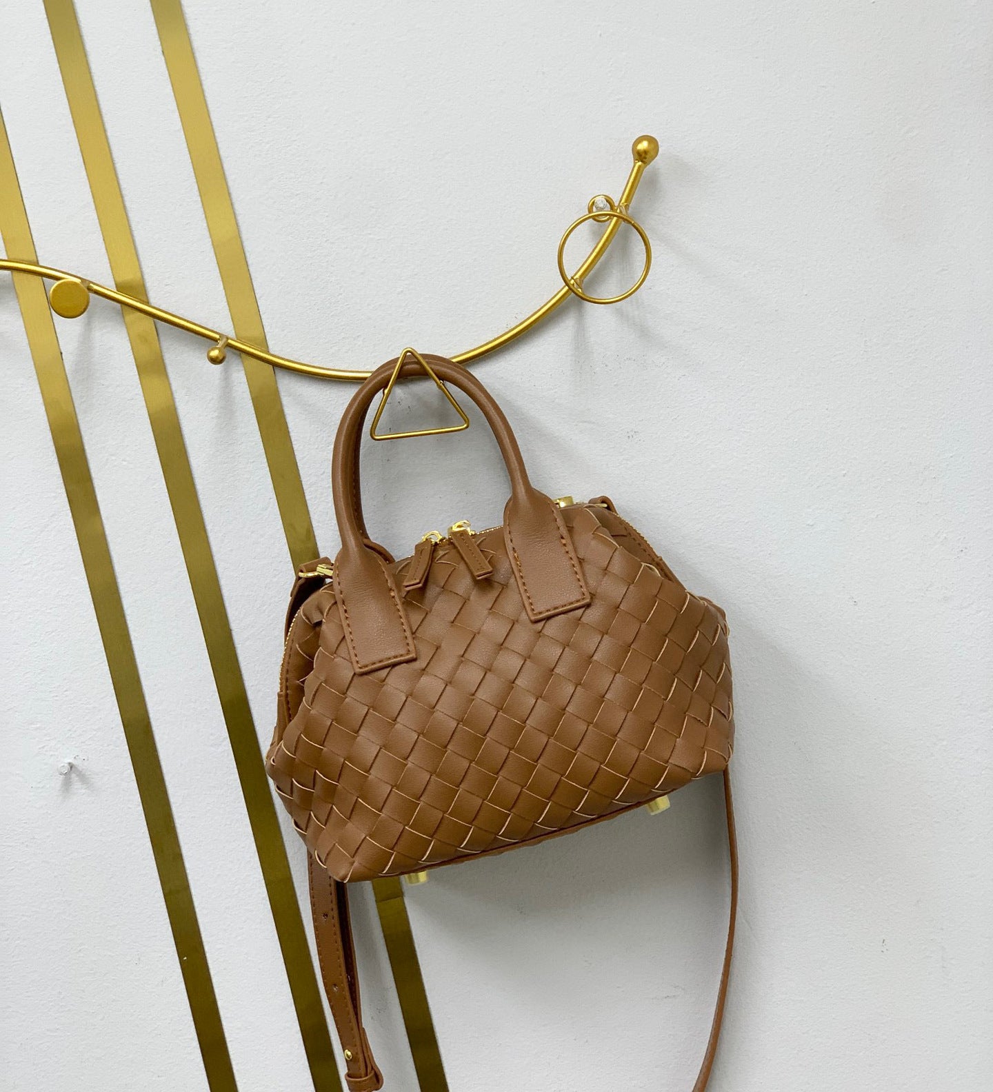 Hestia | Elegant Brown Woven Leather Handbag – Timeless Craftsmanship & Everyday Luxury