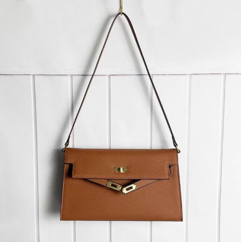 Valencia Elegant Black Leather Shoulder Bag – Timeless Sophistication & Versatility