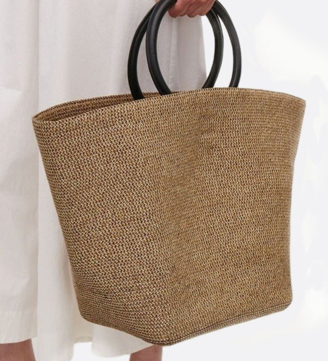 Noa Minimalist Straw Tote – Structured Woven Bag