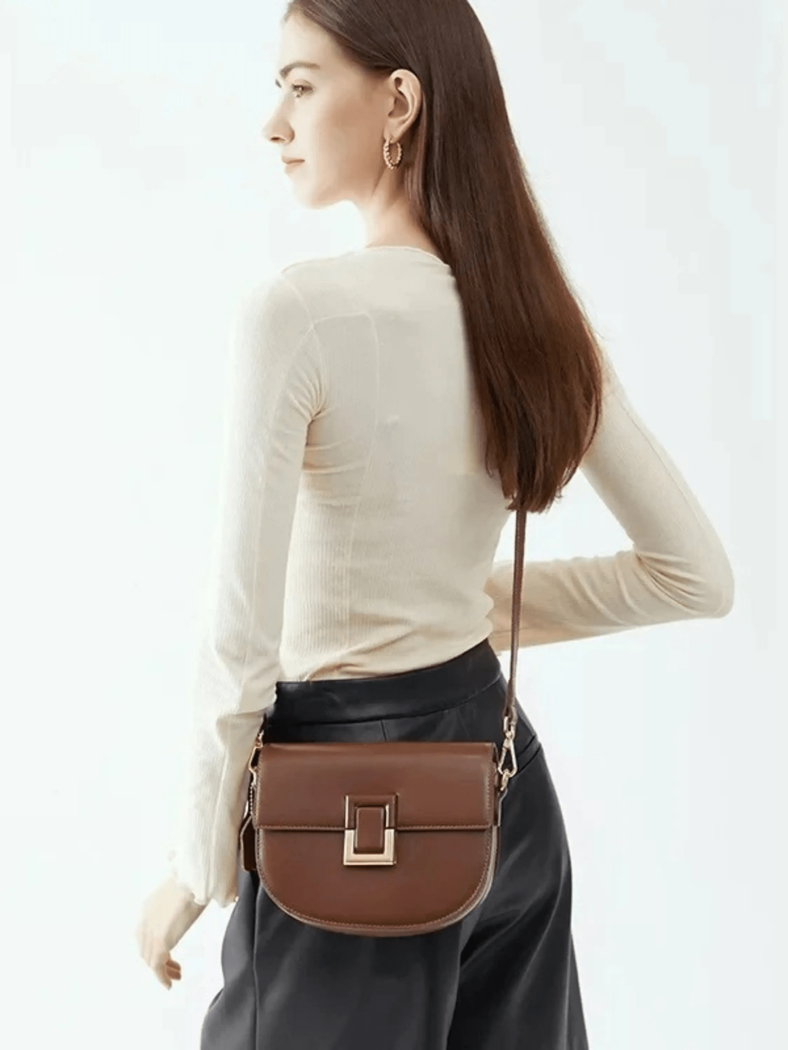 Emma | Sleek Leather Shoulder Bag with Geometric Lock Aurora-Bags