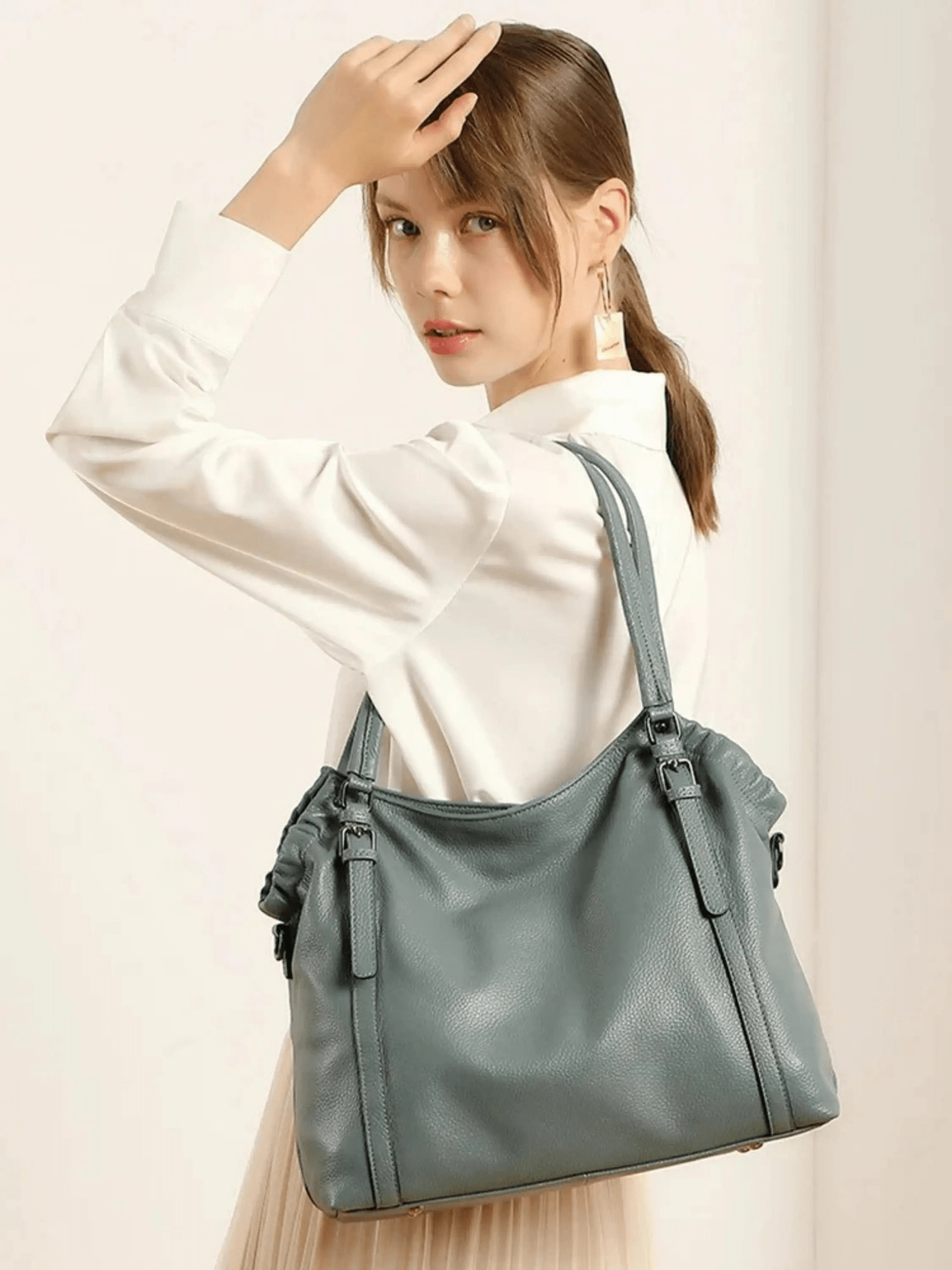 Laurel | Spacious Shoulder Bag with Modern Design Aurora-Bags