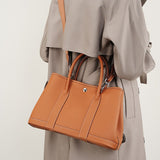 Zelindra | Black Leather Handbag – Classic & Sophisticated