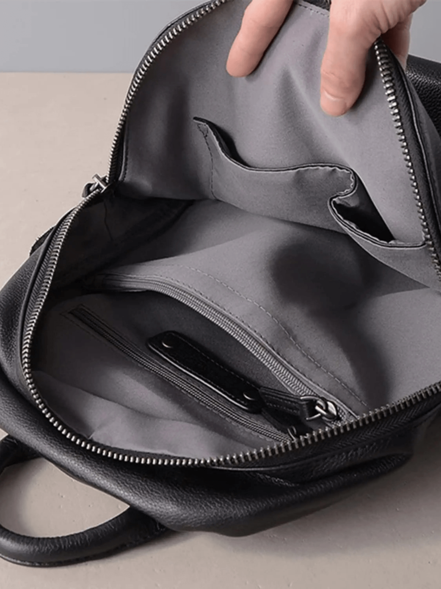 Lily | Sleek Leather Backpack with Minimalist Design Aurora-Bags