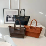 Large Crocodile Pattern Tote Bag – Elegant Shoulder Handbag with Spacious Design