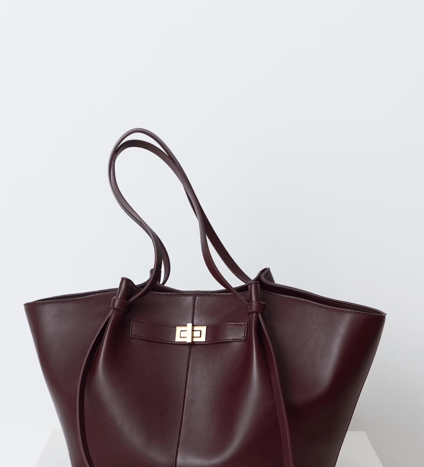 Vegan Leather Shopper Bag – Spacious Structured Tote with Minimalist Design