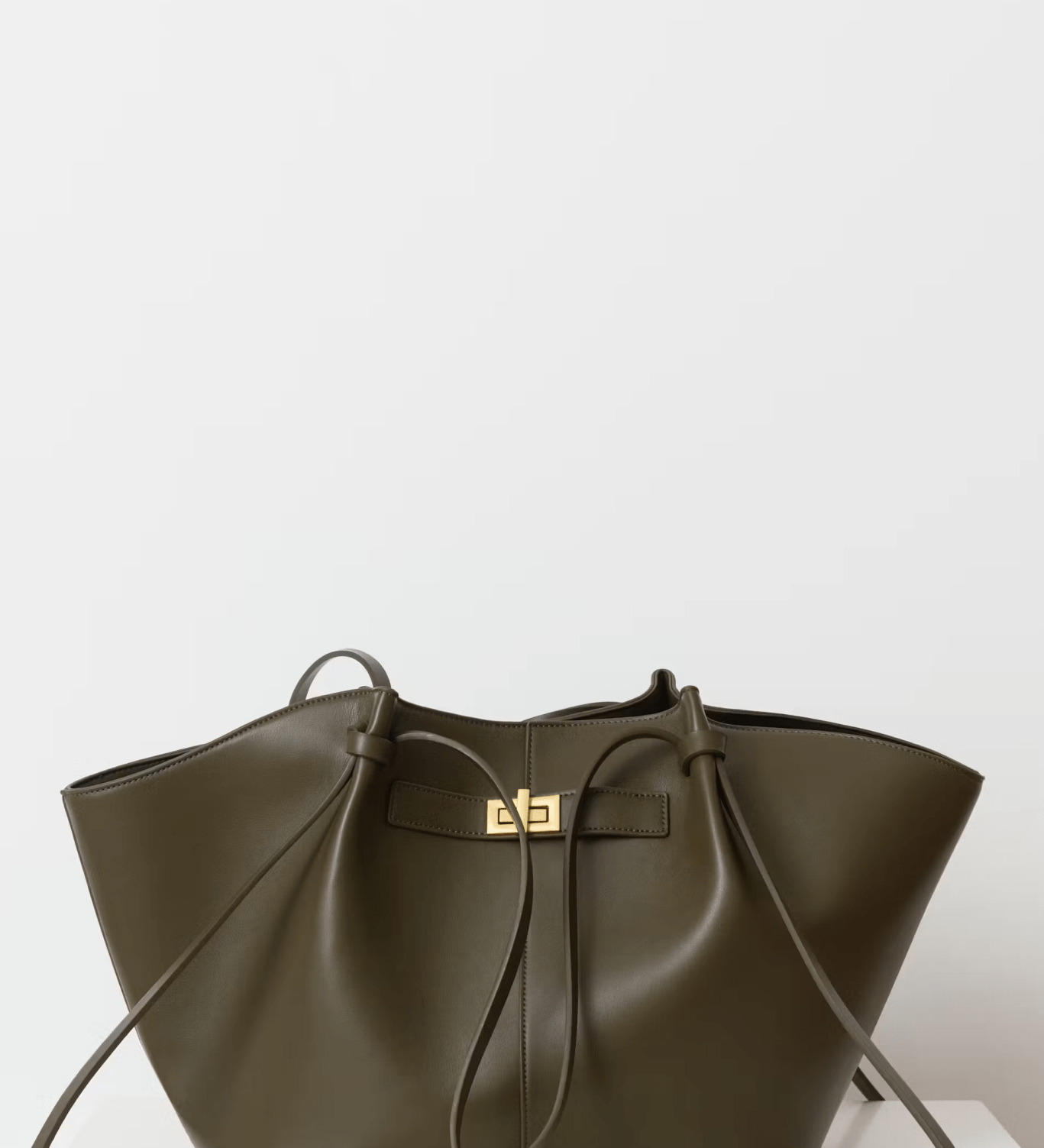 Vegan Leather Shopper Bag – Spacious Structured Tote with Minimalist Design