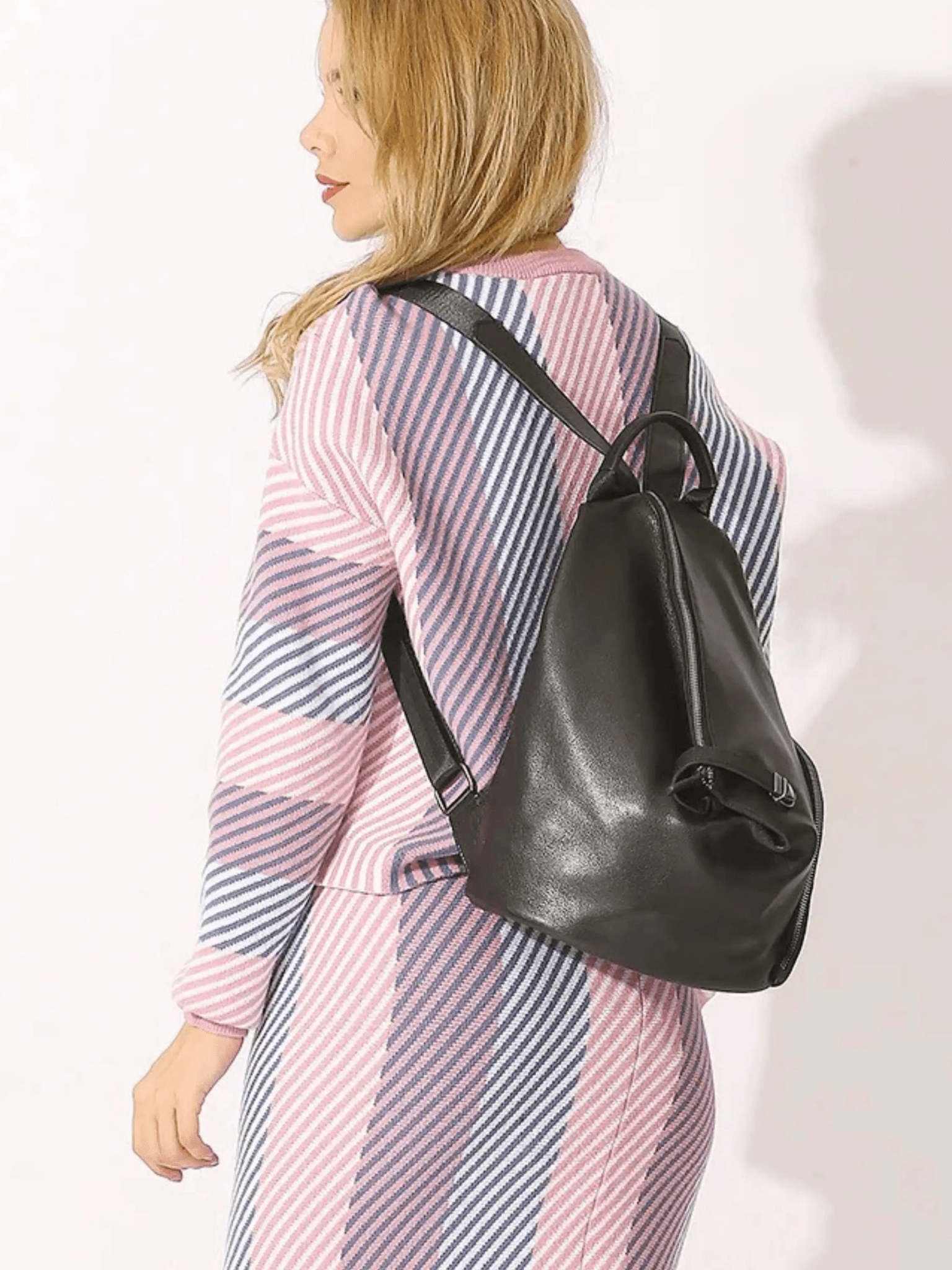 Zoe | Modern Leather Backpack with Unique Zipper Details Aurora-Bags